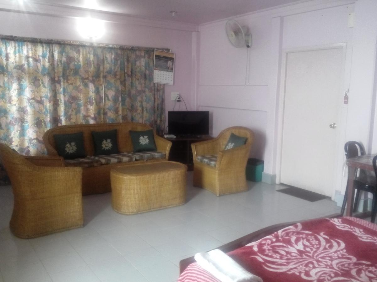 Chief Guest House Āīzawl エクステリア 写真