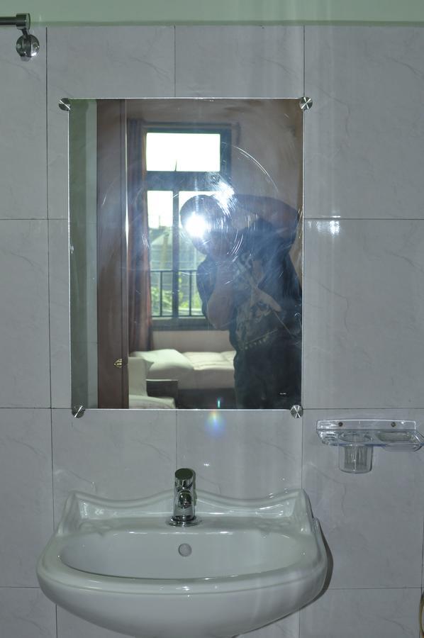 Chief Guest House Āīzawl エクステリア 写真